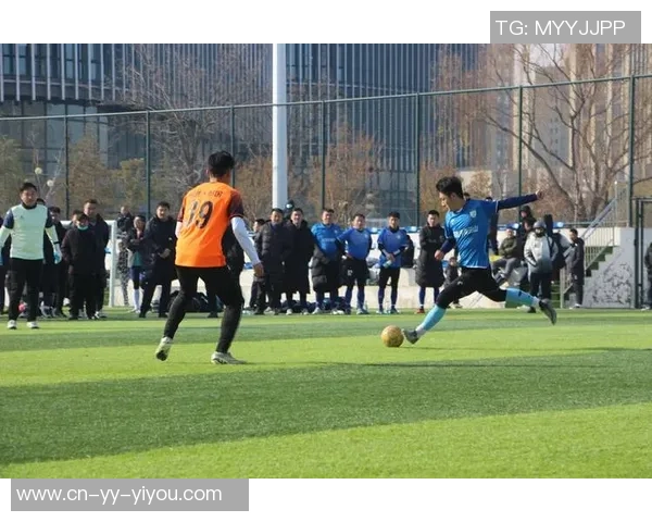 温指导足球的魅力与智慧探索如何提升青少年足球水平与团队合作精神